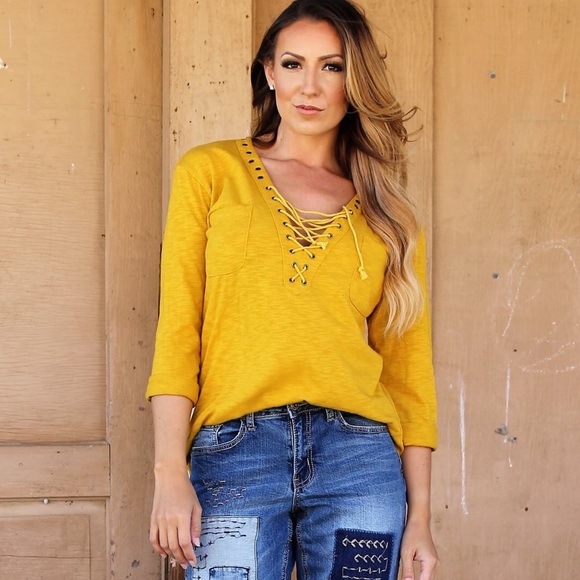 L&B Red Lace Up 3/4 Length Sleeve Top - Picture 2 of 3